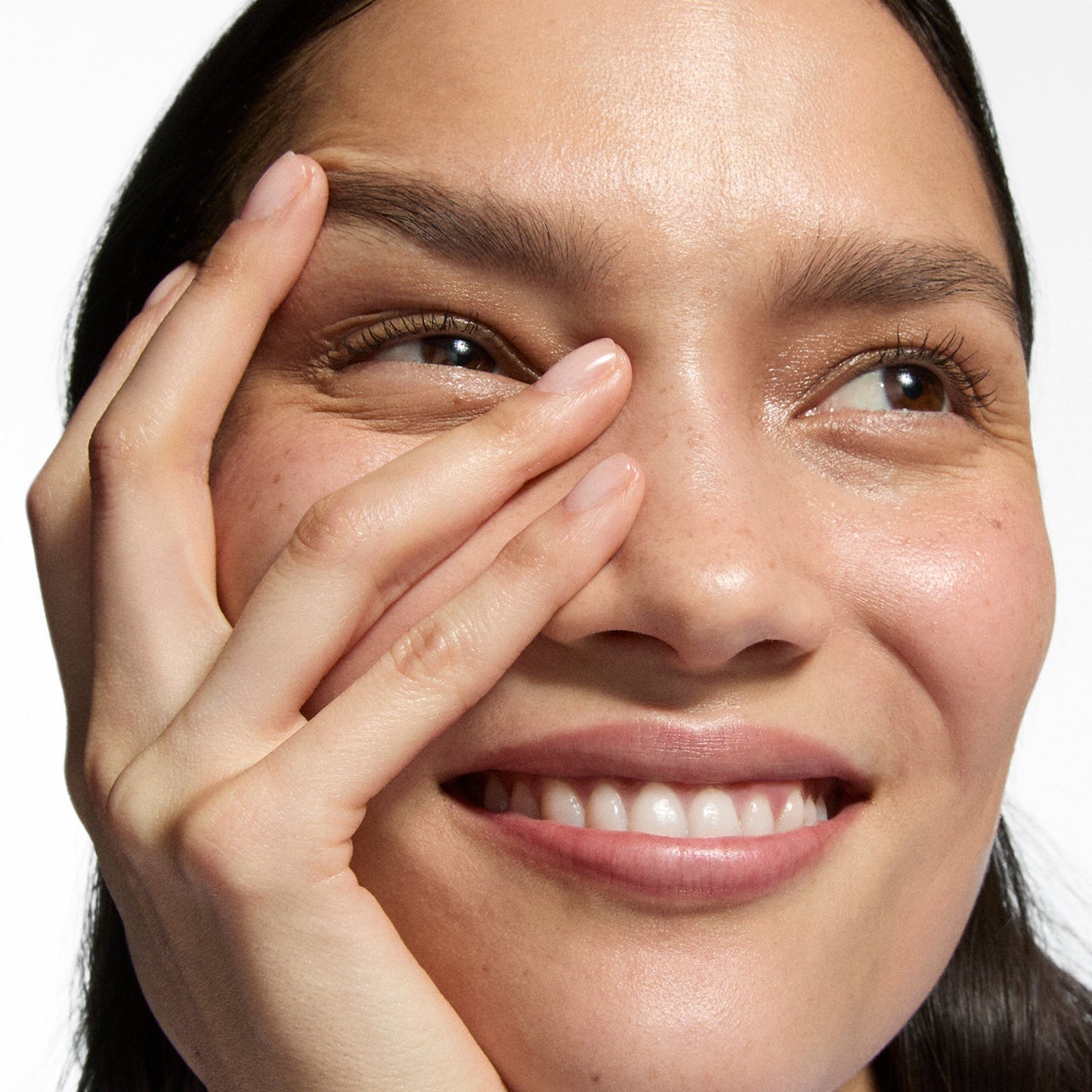 hydro-surge-dewy-face-mist-v6 Omega50_Model_2000x2000-1_3445dd8f-e76c-42a0-b3ad-1d9a4cba4df0.jpg