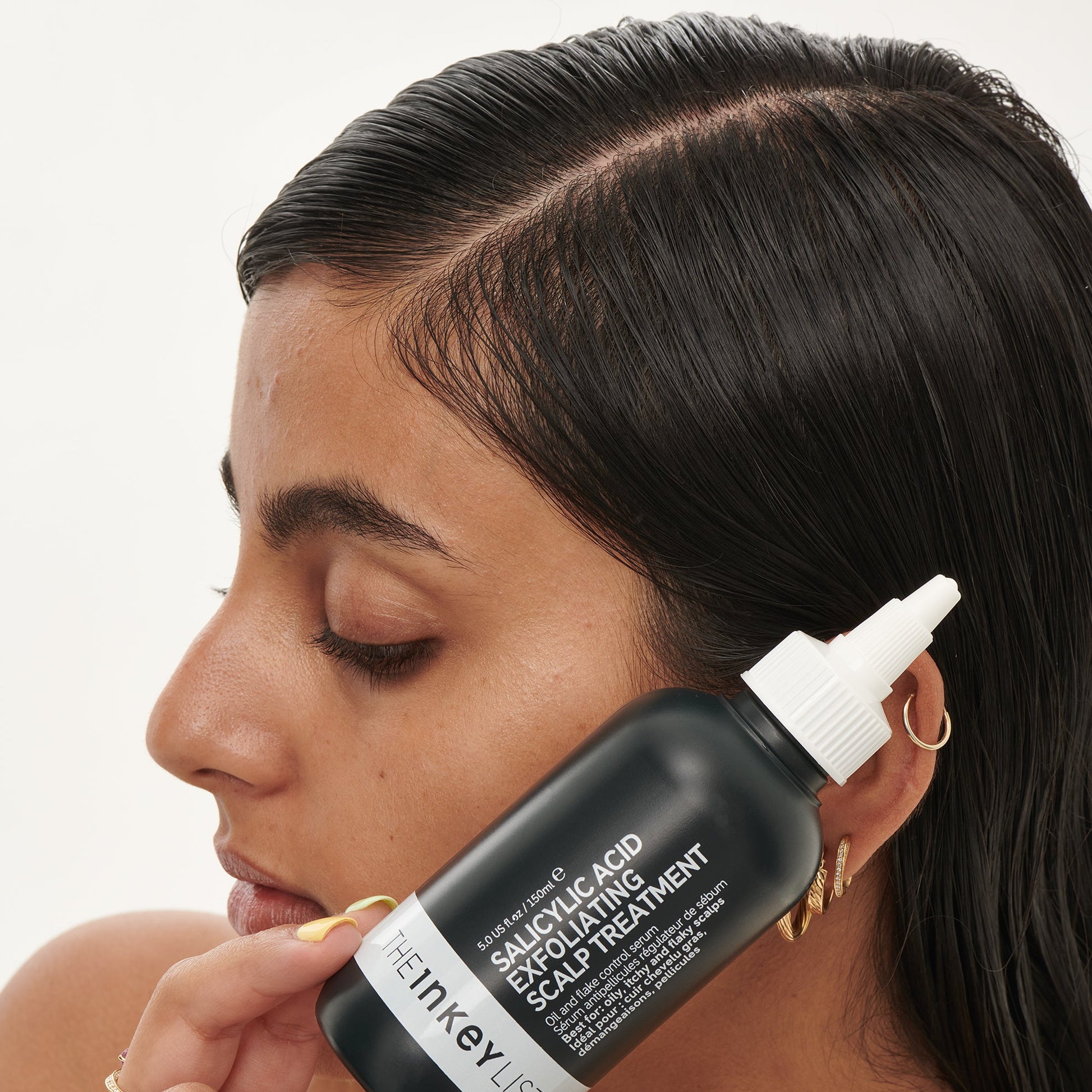 clean-and-healthy-scalp-duo-i0 SallyHAIR_ModelLifestyle_2e55b949-fa6c-43b1-8dc6-497be78c74bb.jpg